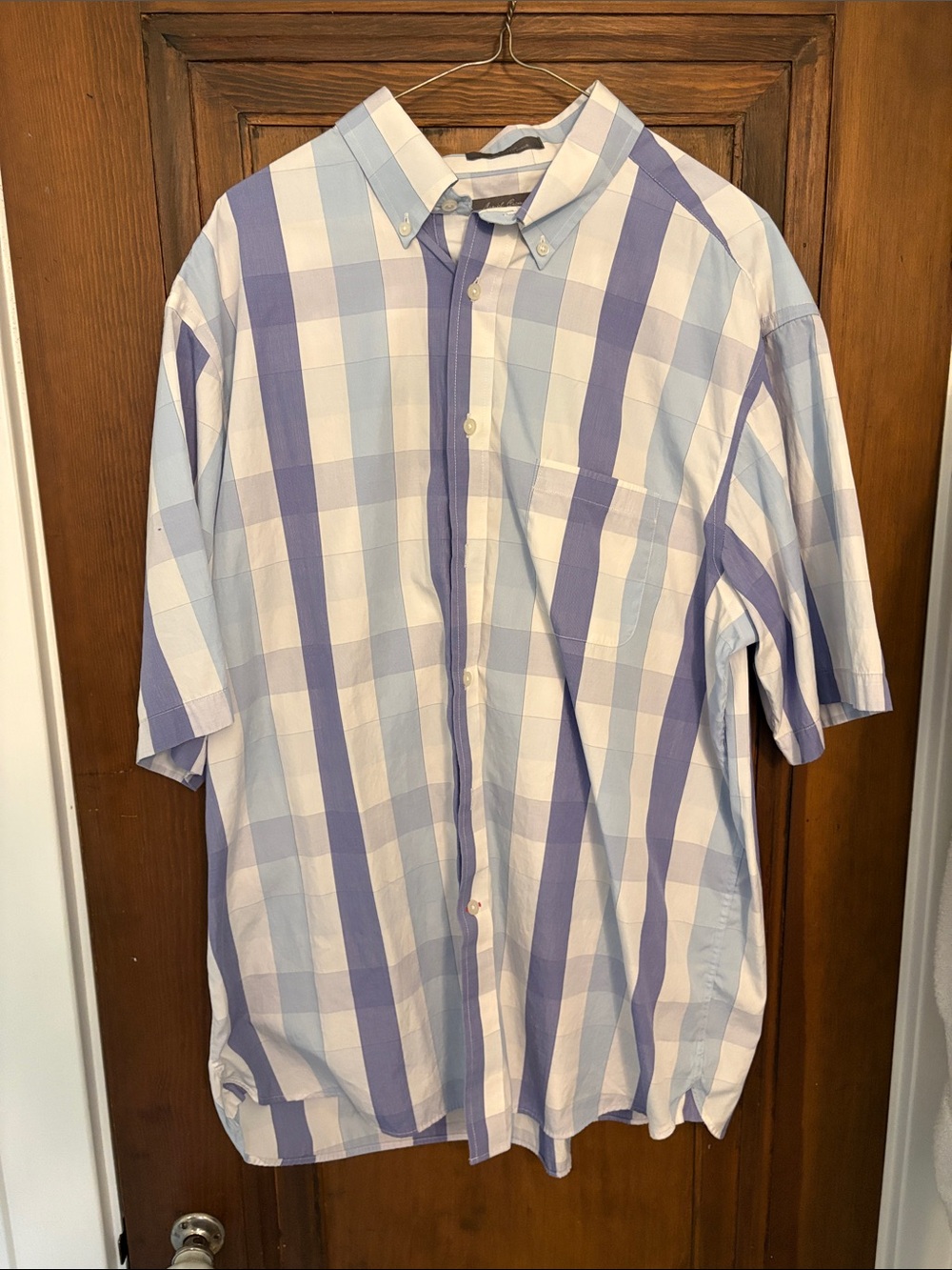 Men's Short Sleeve Button-Down Shirt in Light Blue Plaid